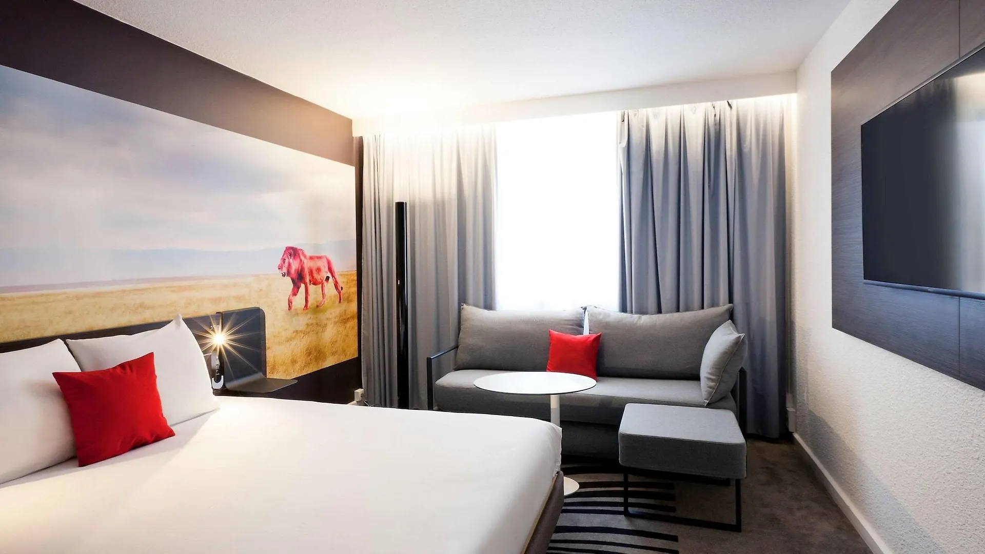 Novotel Lyon Gerland Musee Des Confluences