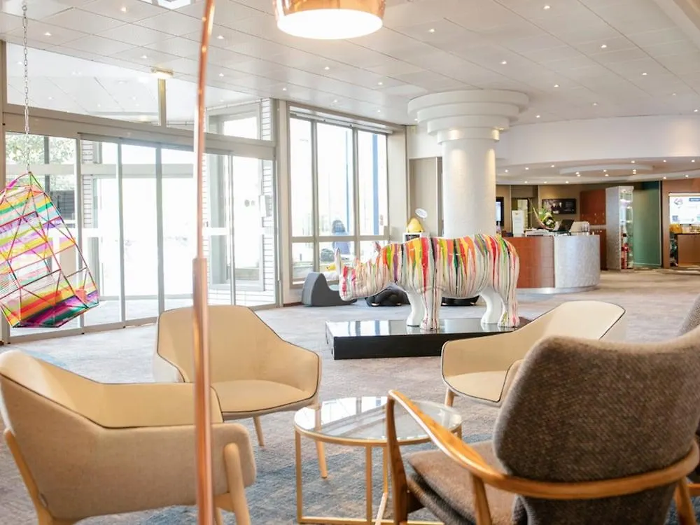 Novotel Lyon Gerland Musee Des Confluences 4*,