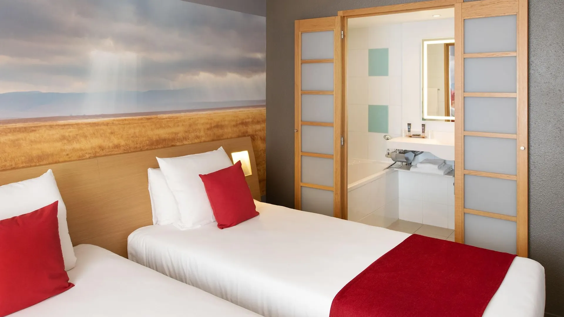 Novotel Lyon Gerland Musee Des Confluences