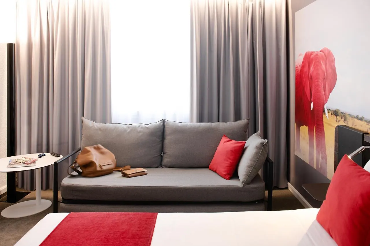 Novotel Lyon Gerland Musee Des Confluences